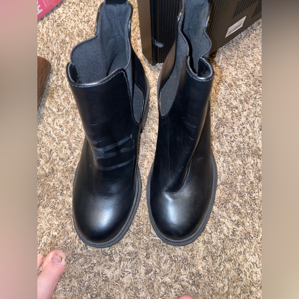 Black heel boots size 8.5